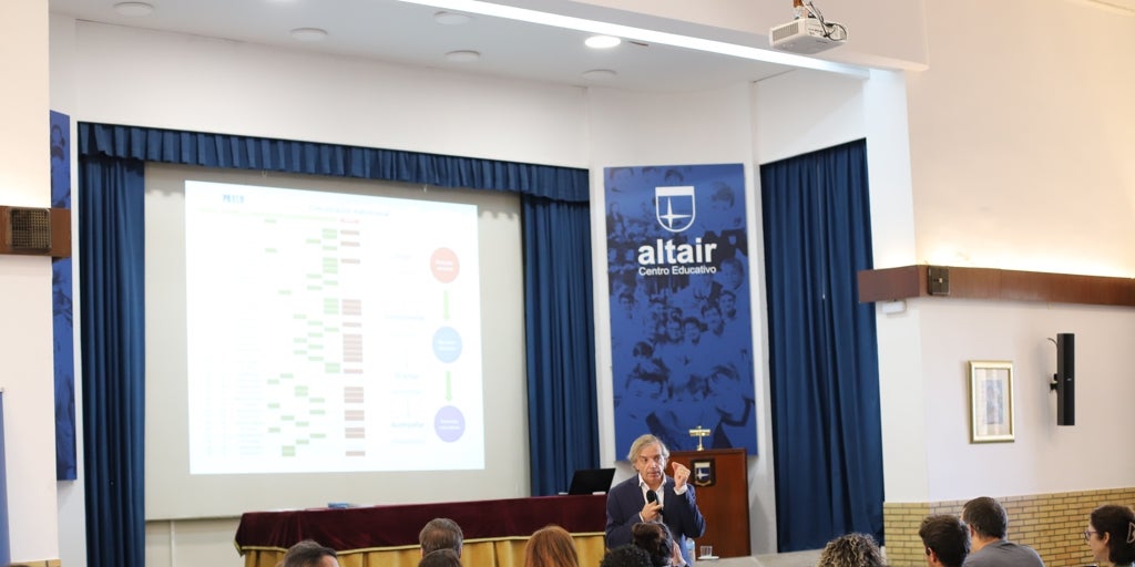El colegio Altair inaugura los Cursos de Orientación Familiar del curso 2025-2026