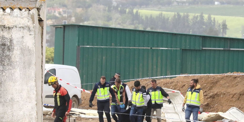 La jueza del derrumbe de la nave de Coria admite su «decisión precipitada» de archivar el caso y ordena reabrirlo
