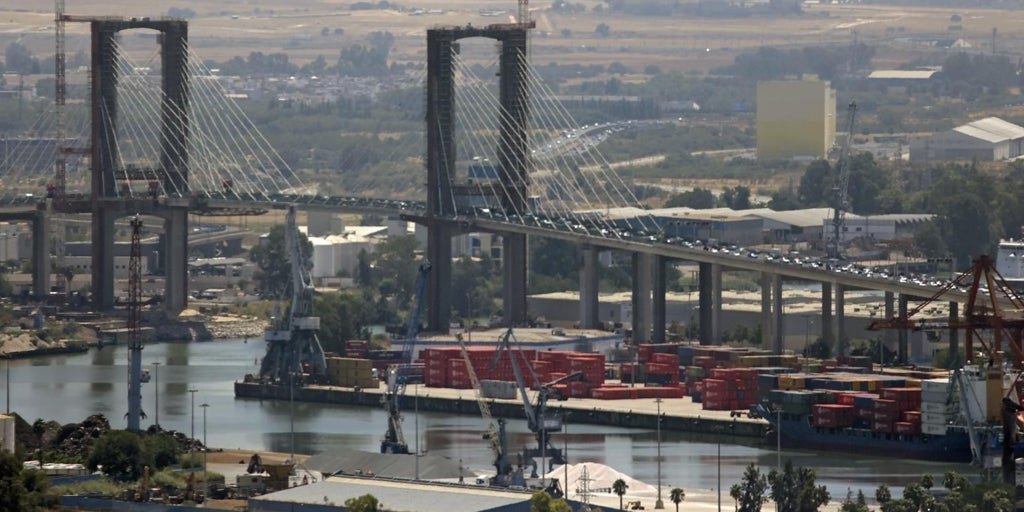 El Puerto de Sevilla da cuatro años más al Ministerio para que se usen los viales alternativos por las obras del puente del Centenario
