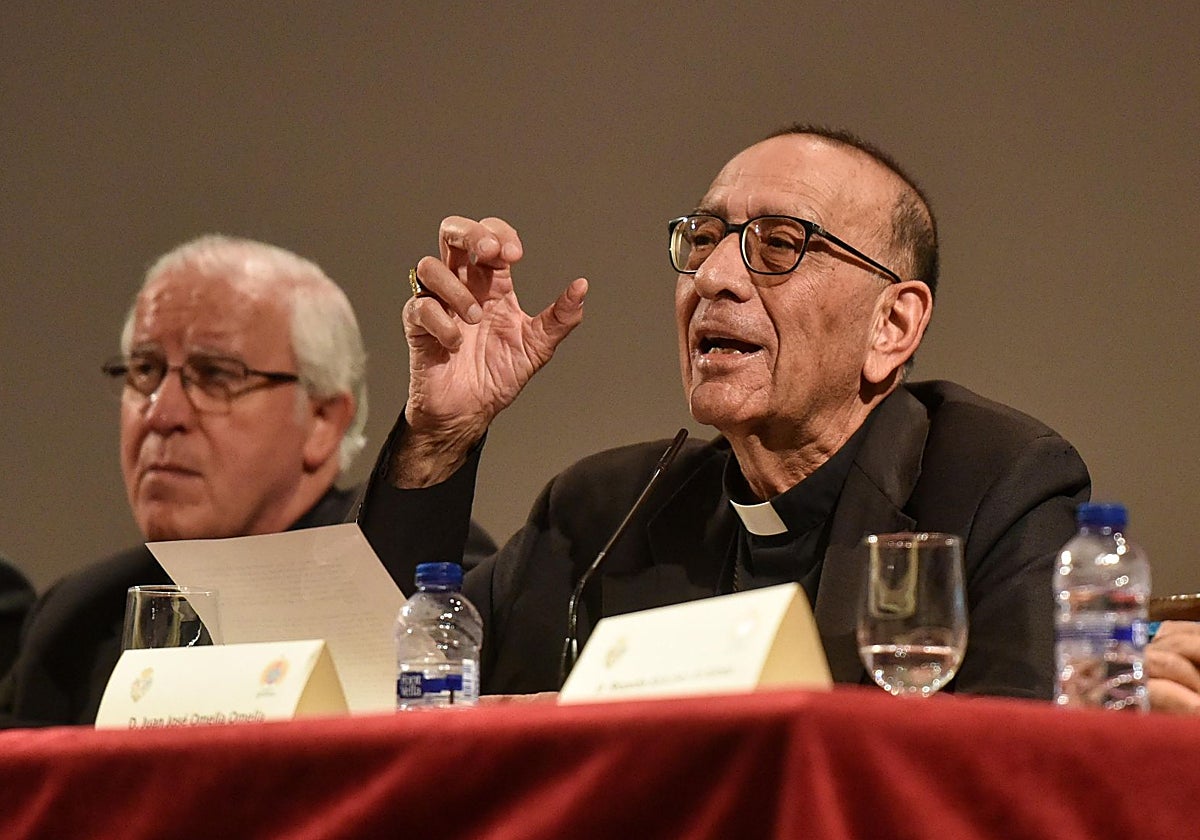 El cardenal Omella durante su ponencia en el congreso