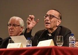 El cardenal Omella, en el congreso de la Esperanza: «Los cofrades tenemos la misión de llevar a la calle el evangelio de Jesucristo»