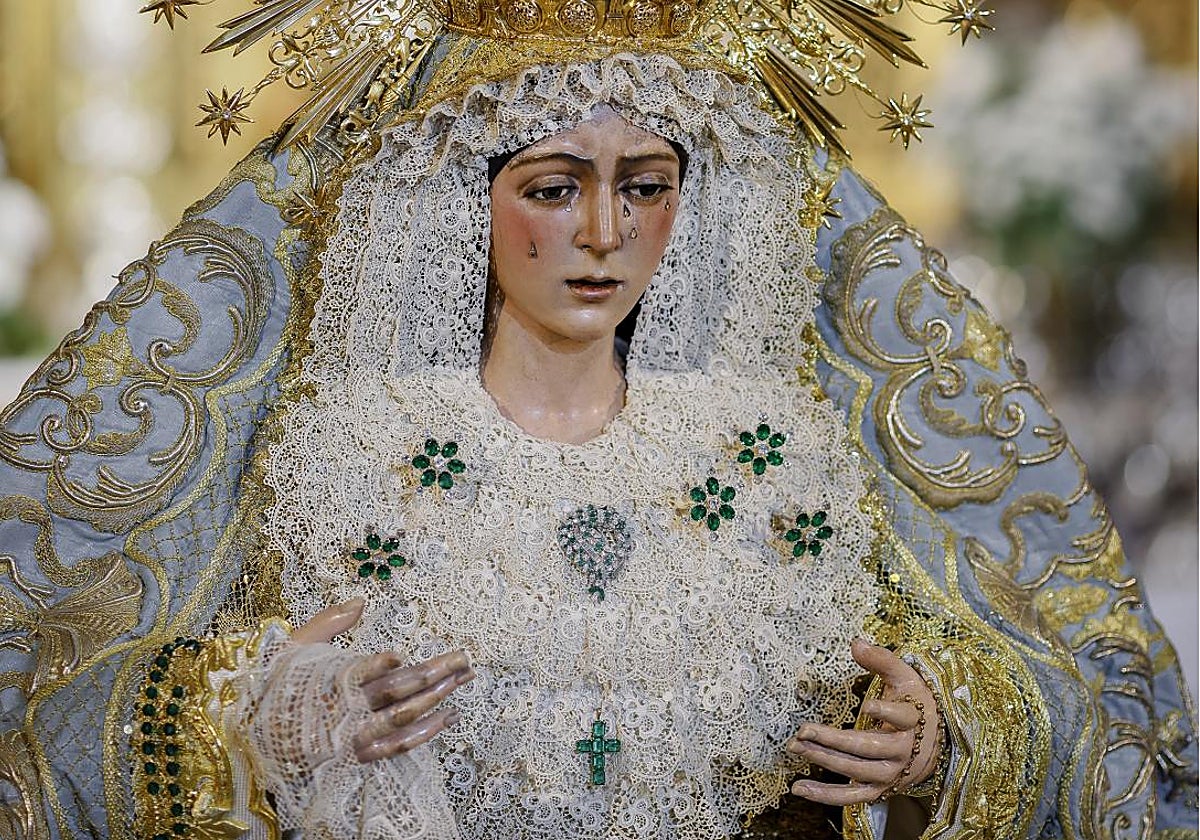 La Macarena tras la última intervención a la que fue sometida