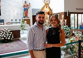 El 'milagro' de la Esperanza de Triana: dos novios se casan ante su Virgen en Las Letanías
