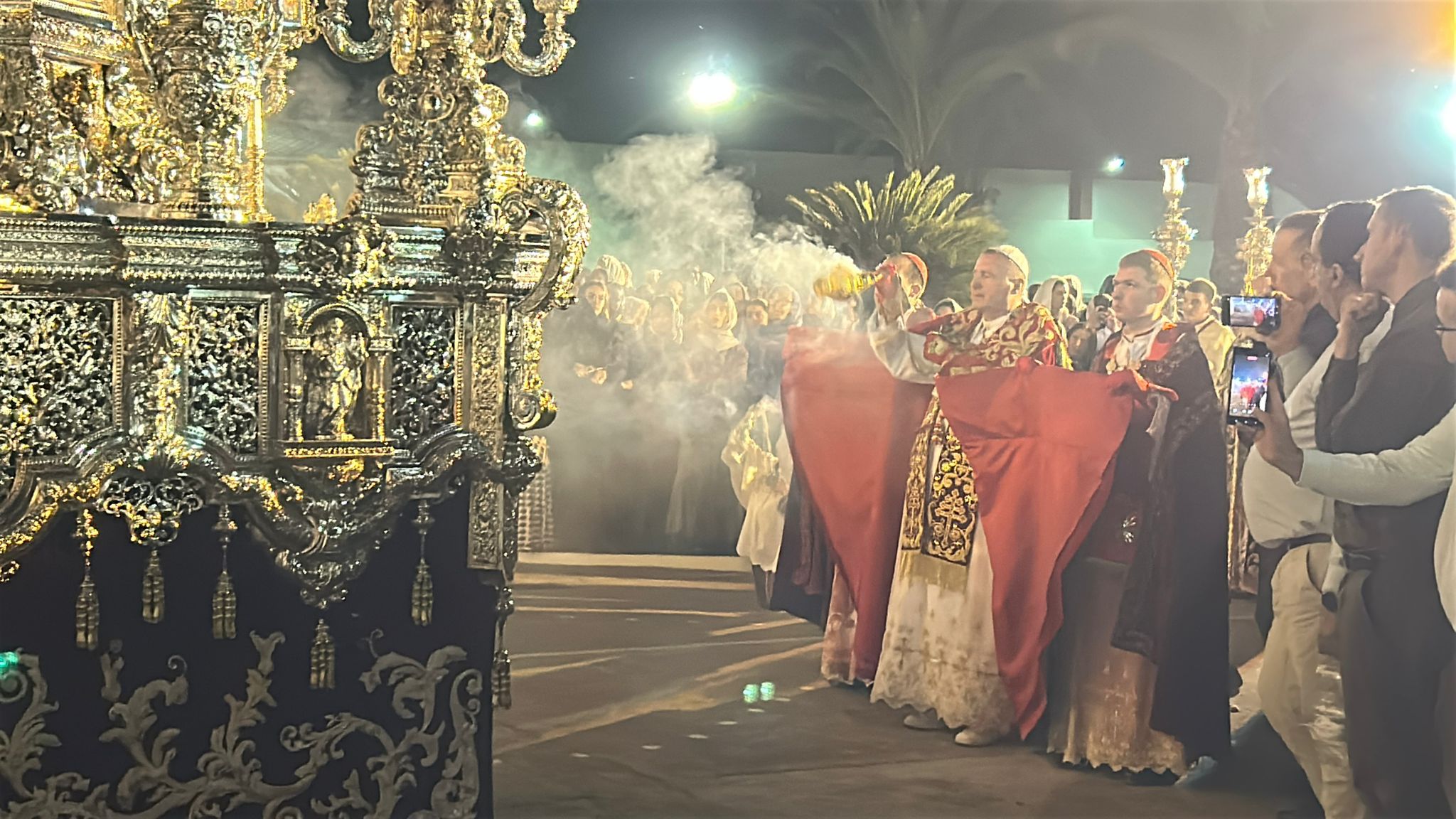 La extravagante jornada de ‘puertas abiertas’ en la secta del Palmar de Troya, en imágenes