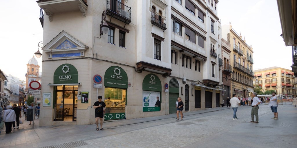 La Cuesta del Rosario de Sevilla reabre al tráfico a partir del martes tras casi cuatro meses de obras