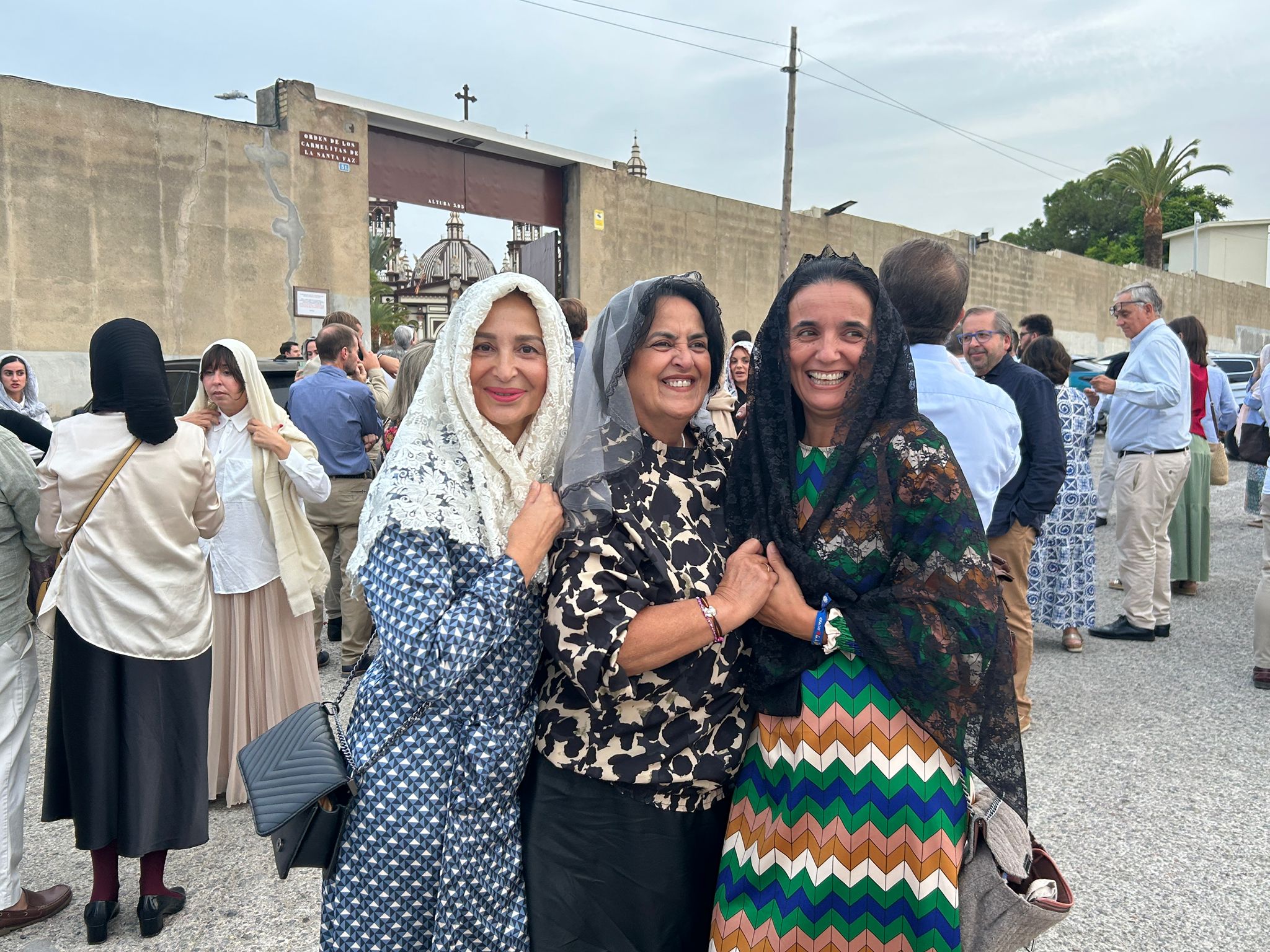 La extravagante jornada de ‘puertas abiertas’ en la secta del Palmar de Troya, en imágenes