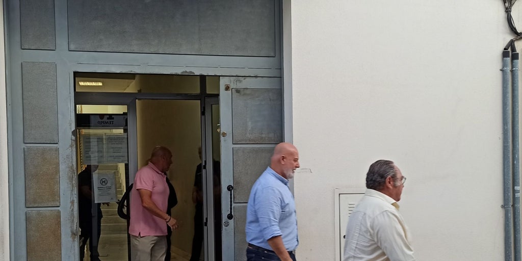 Ante la jueza el concejal de Obras de Espartinas por su doble papel de empresario y edil en el caso de los contratos