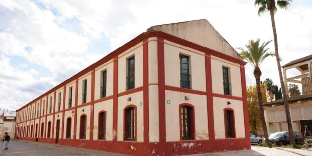 Urbanismo autoriza la restauración de la fachada un edificio del IAPH en el Monasterio de la Cartuja