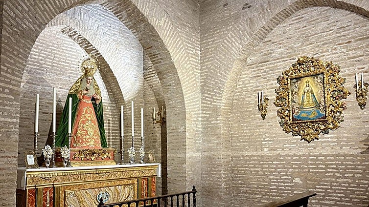 La Virgen de la Aurora estrena ubicación tras la restauración de su capilla en Santa Marina