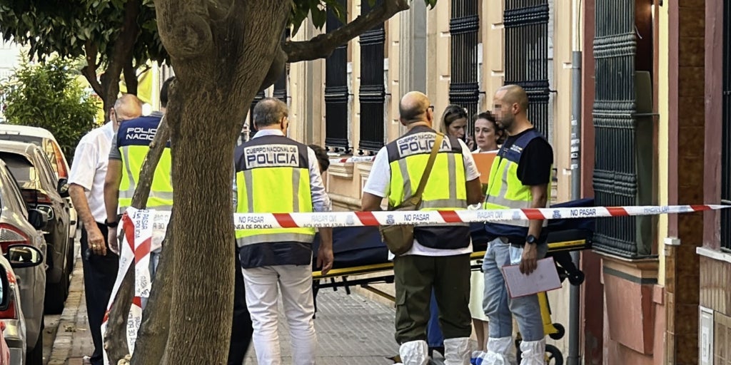 El hermano del muerto por un disparo en Dos Hermanas protagoniza un altercado en Los Montecillos al buscar venganza armado con una catana