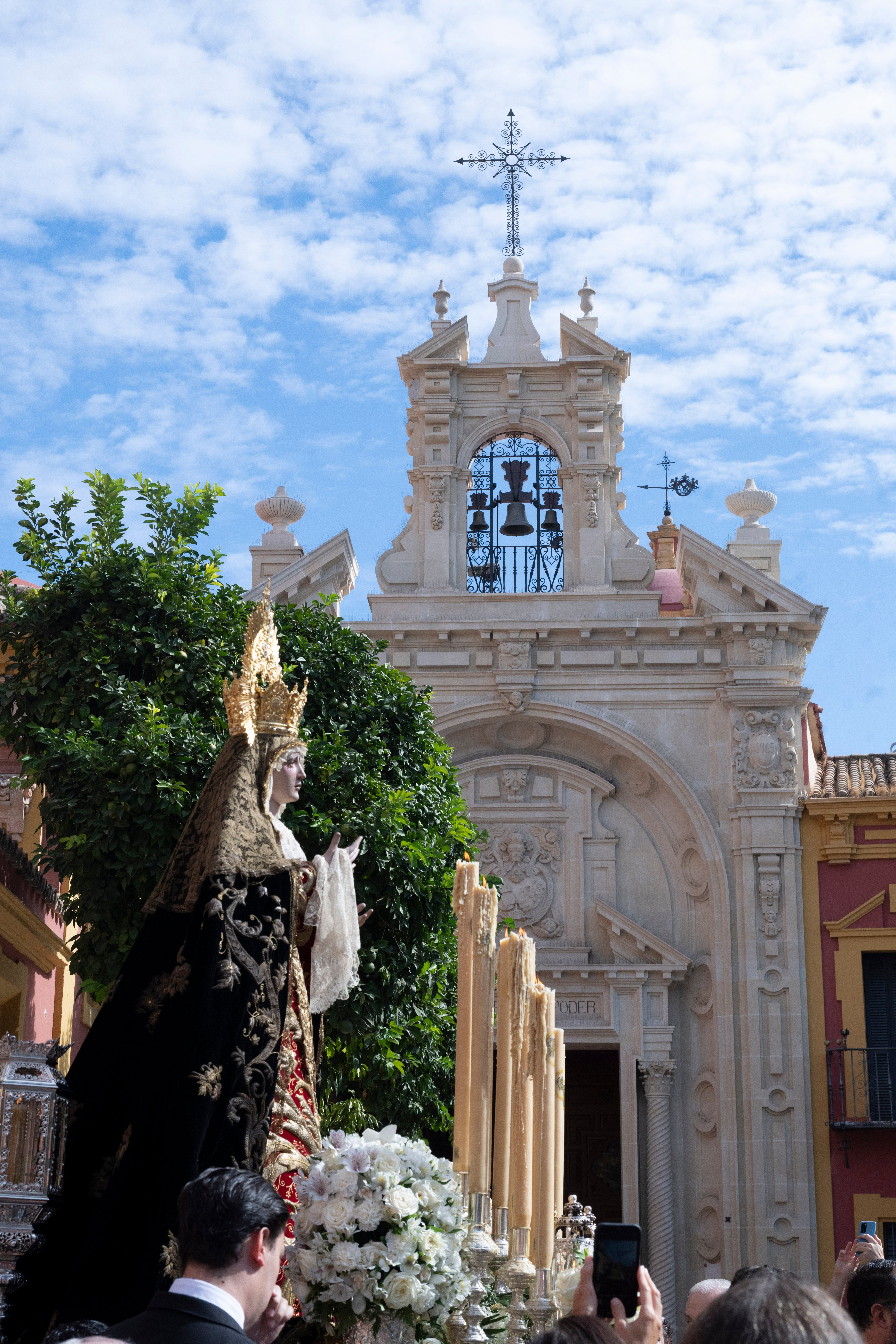 El traslado de regreso de la Virgen de los Dolores de las Penas, en imágenes