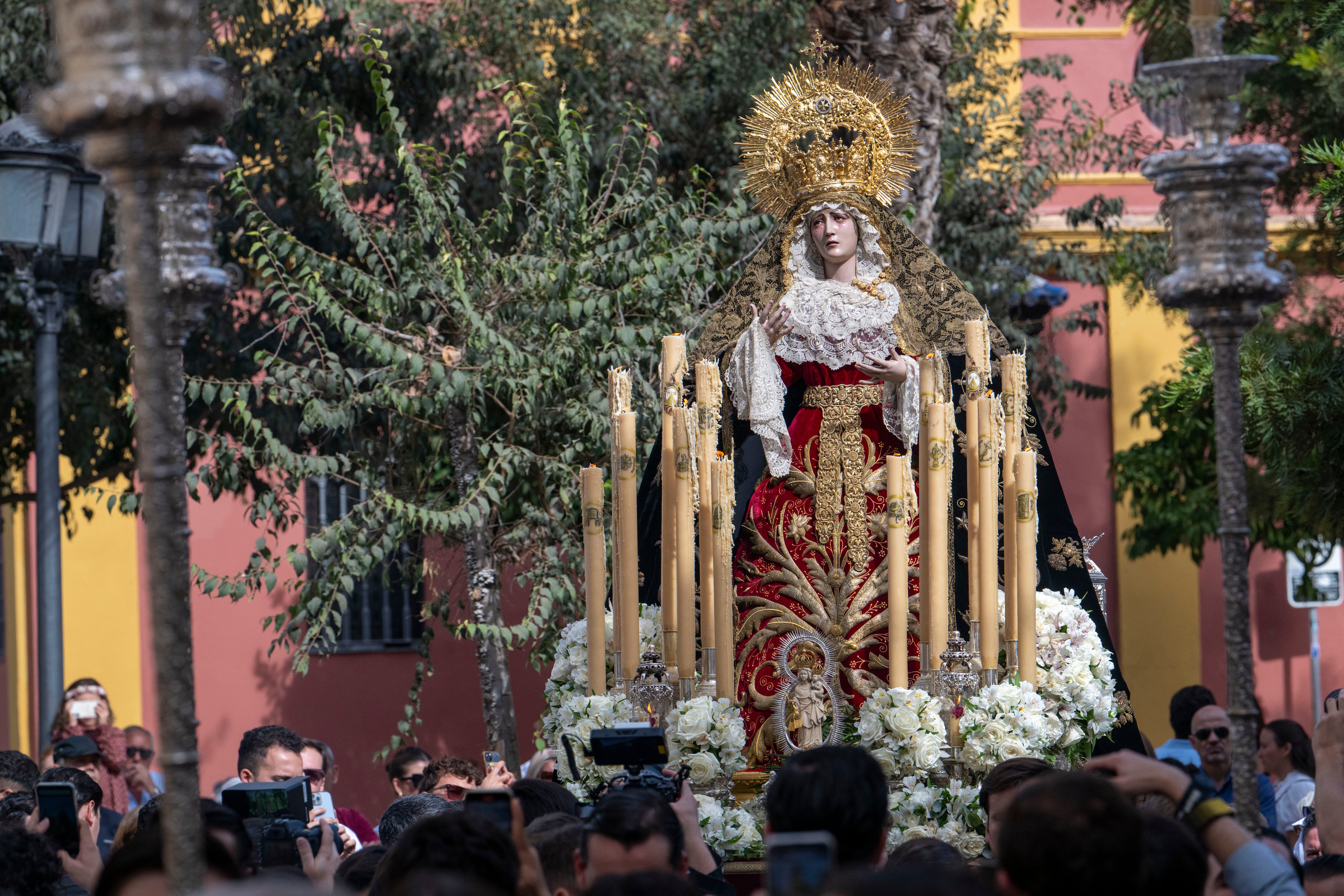 El traslado de regreso de la Virgen de los Dolores de las Penas, en imágenes