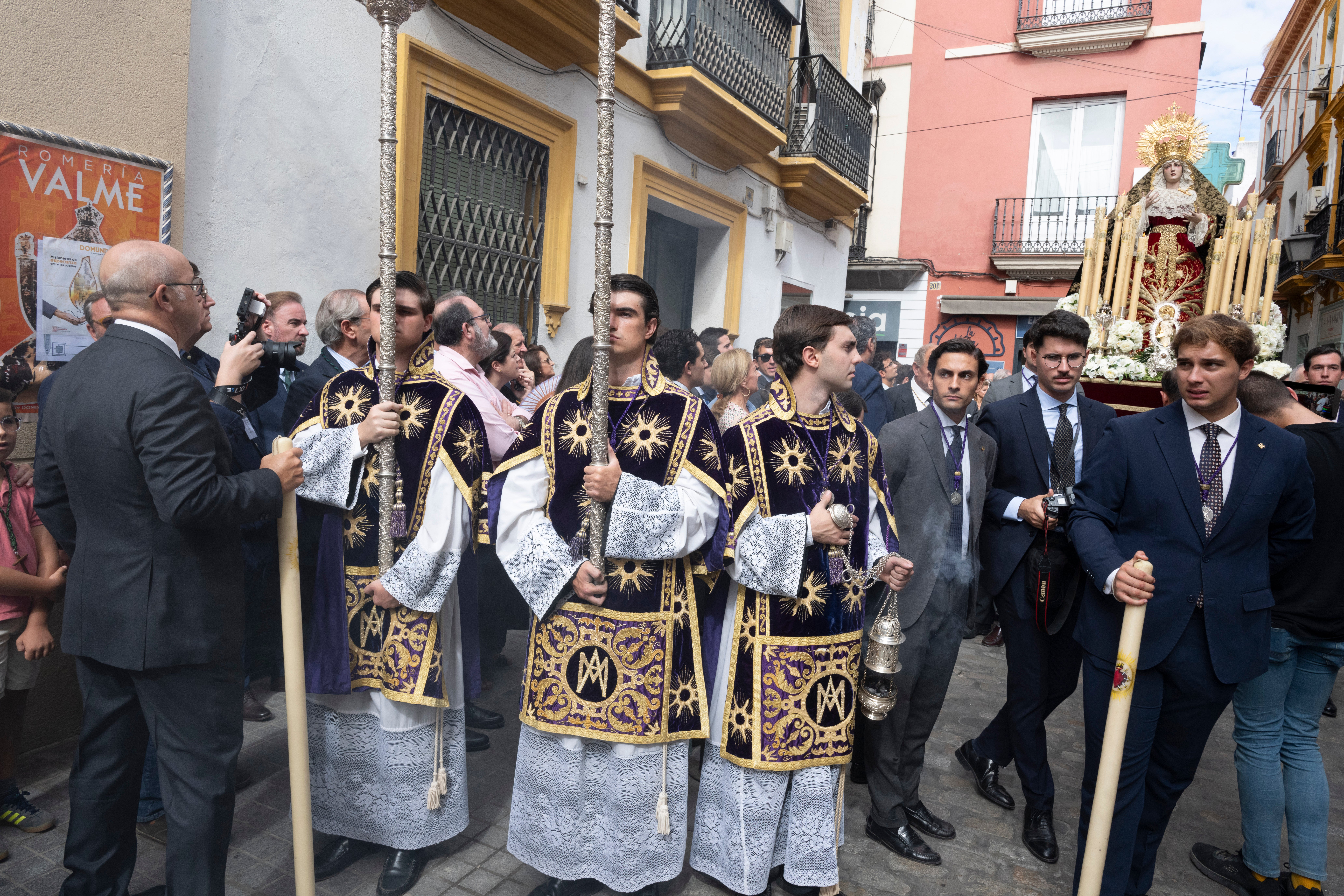 El traslado de regreso de la Virgen de los Dolores de las Penas, en imágenes