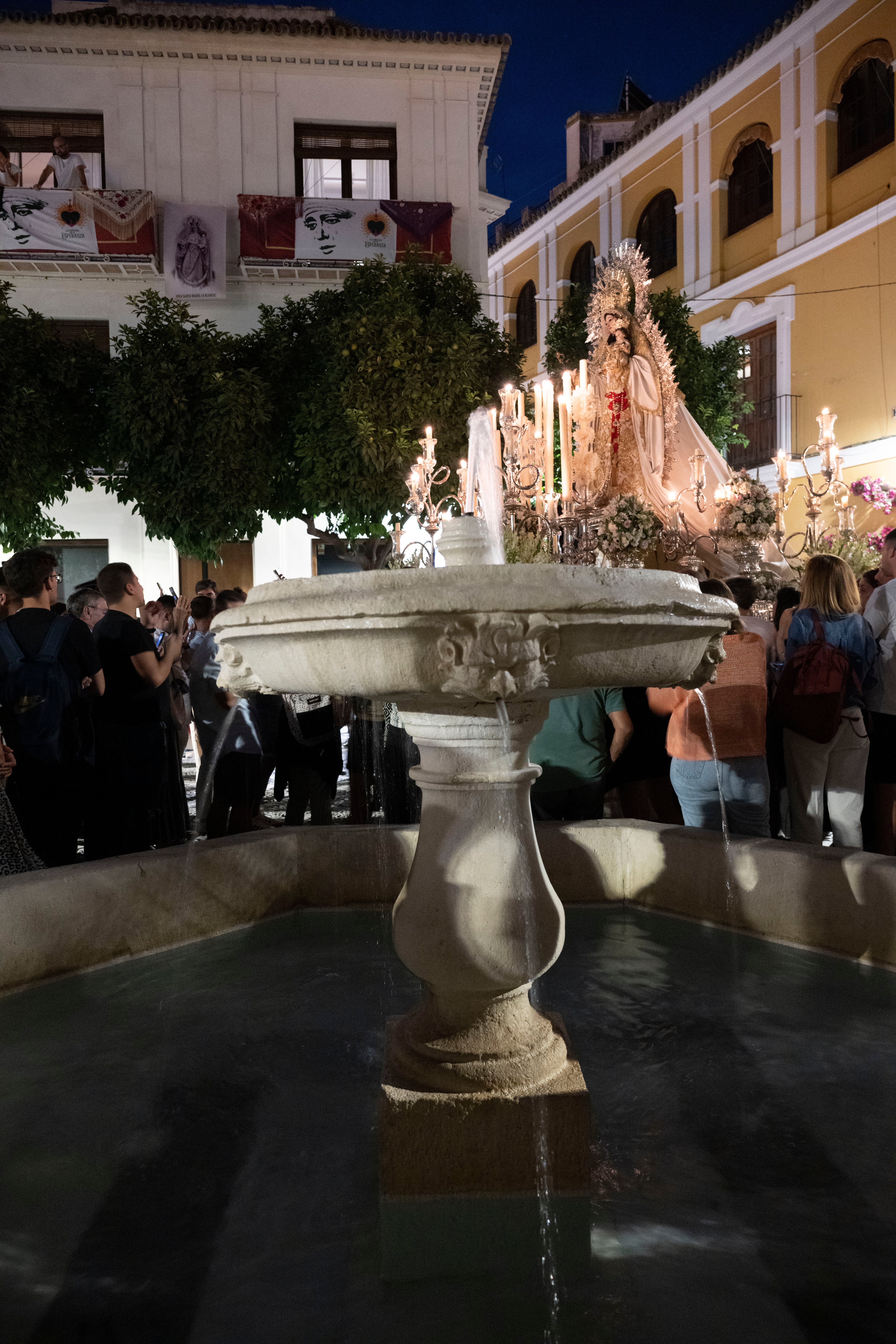 La salida del Rosario de San Julián y la Virgen de las Nieves, en imágenes