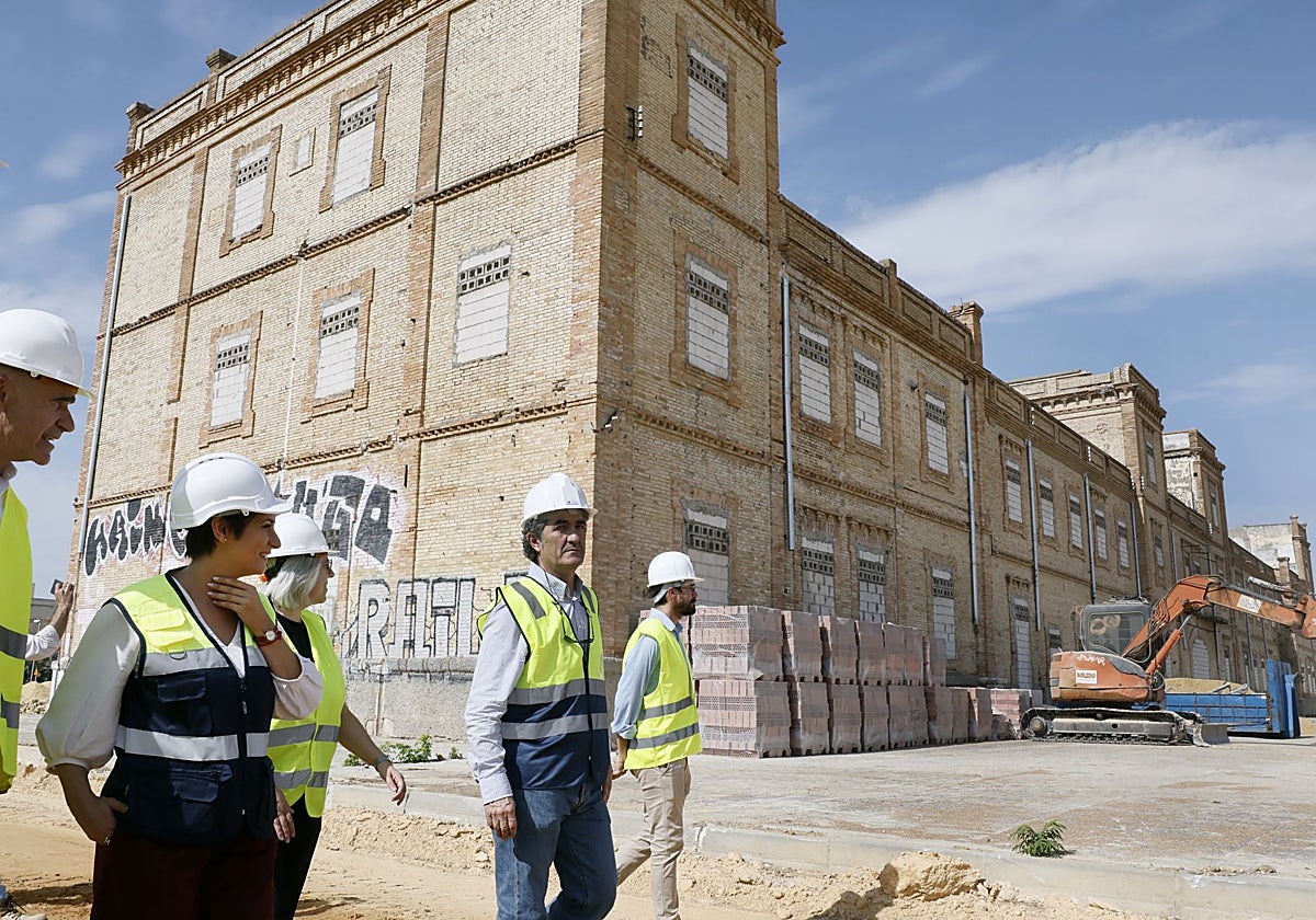 Isabel Rodríguez visitó la semana pasada las obras en antiguo Regimiento de Artillería