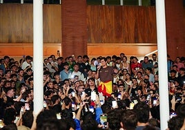 Despliegue policial ante el encontronazo entre partidarios y detractores de la presencia de Vito Quiles en la UPO