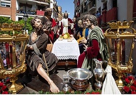 La Cena muestra su disconformidad en su nuevo puesto del Domingo de Ramos