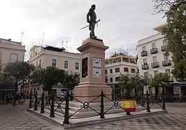 Urbanismo restaurará el monumento a Daoiz en la plaza de la Gavidia de Sevilla