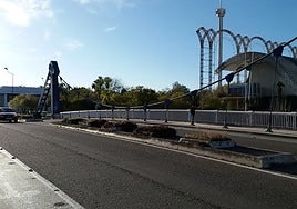 El Ayuntamiento de Sevilla reformará la pasarela del lago de la Expo del 92