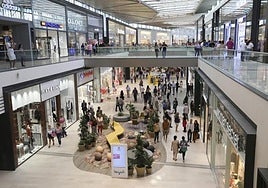 Estos centros comerciales y supermercados anuncian que abren el festivo del 1 de noviembre en Sevilla