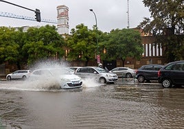 Un diluvio «récord» de 115 litros  causa un caos histórico en toda Sevilla