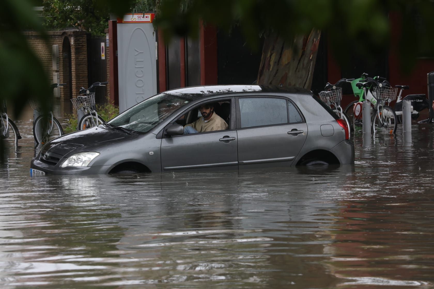 Fuertes lluvias en Sevilla: así afecta la borrasca a la ciudad