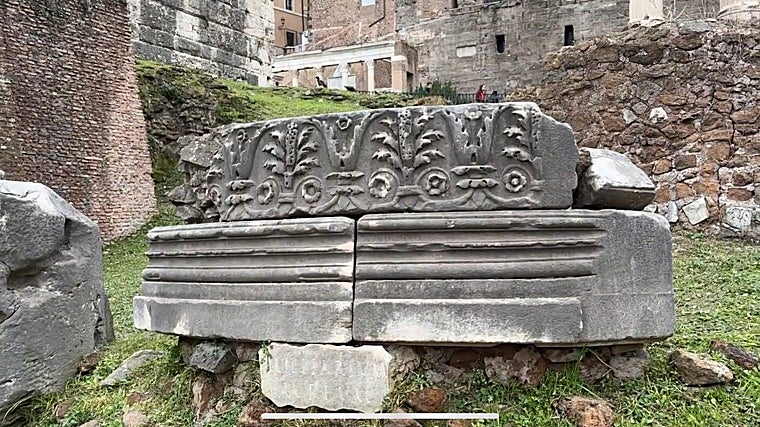 IImagen del Milliarium aureum, el «Miliario de Oro» del Foro Romano, punto desde el que partían todas las calzadas del Imperio. El auténtico «kilómetro cero» del mundo romano.