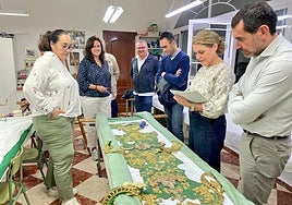 Avanza la restauración del manto de 'Los Cisneros' de la Macarena