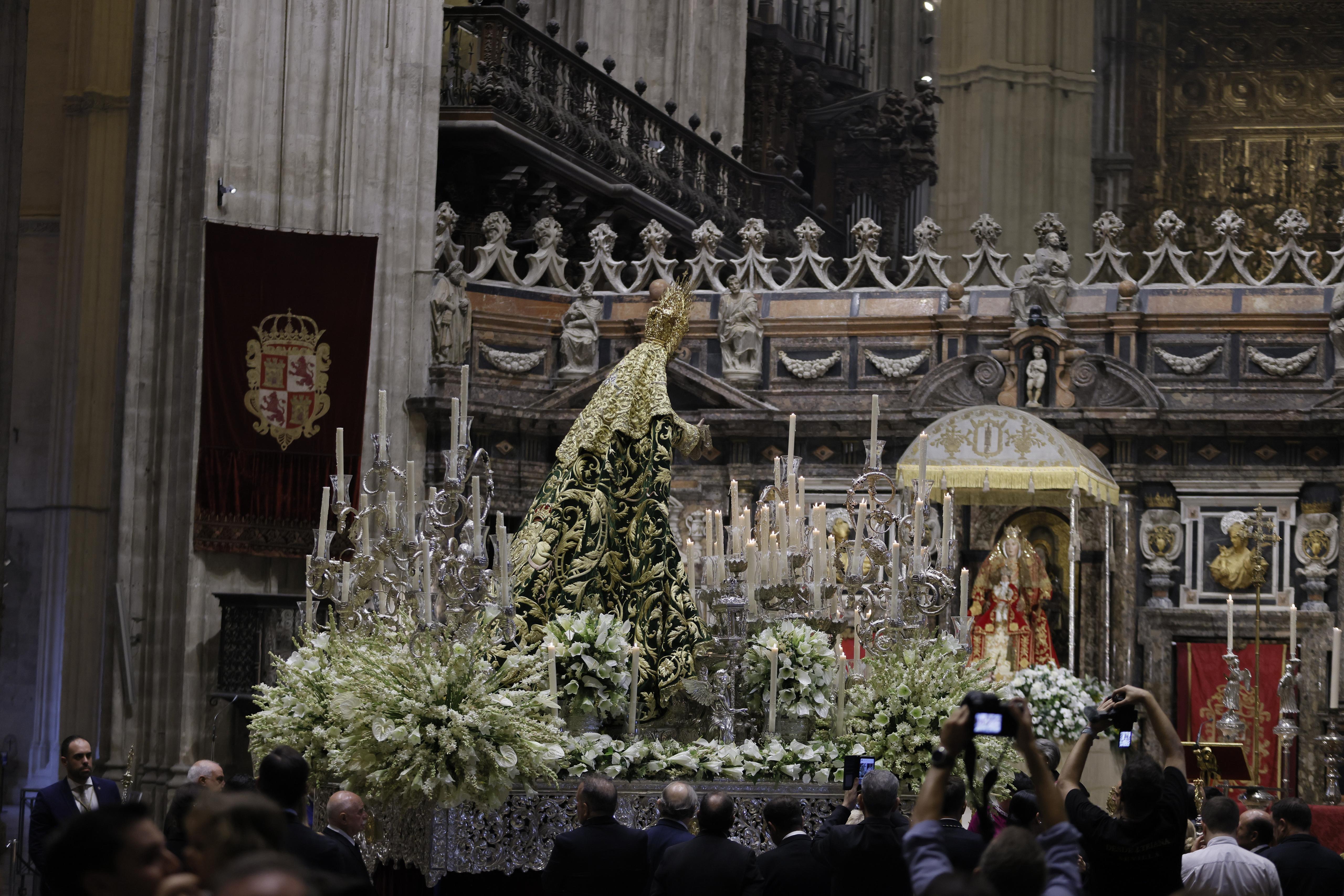 El final de la misión de la Esperanza de Triana, en imágenes