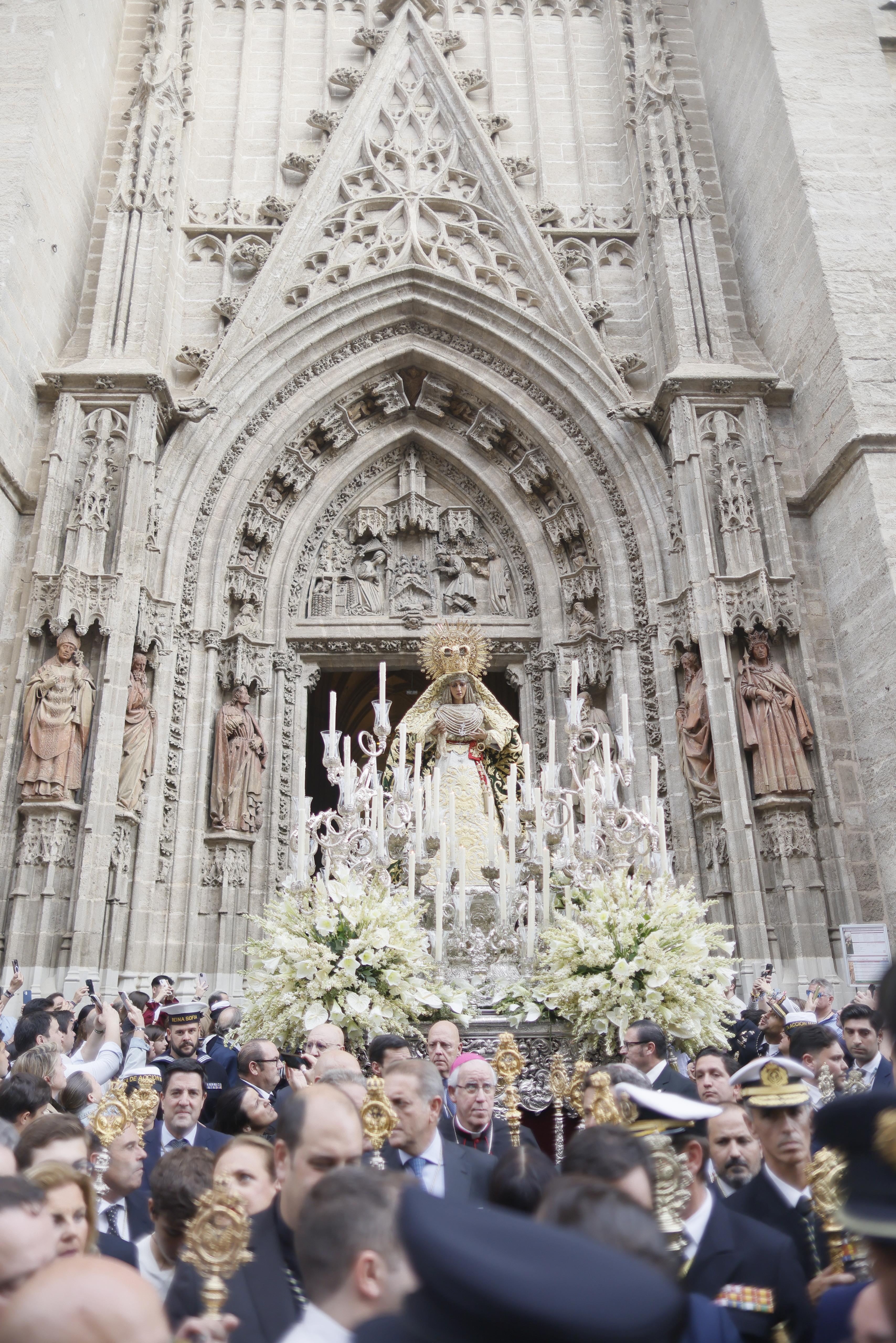 El final de la misión de la Esperanza de Triana, en imágenes