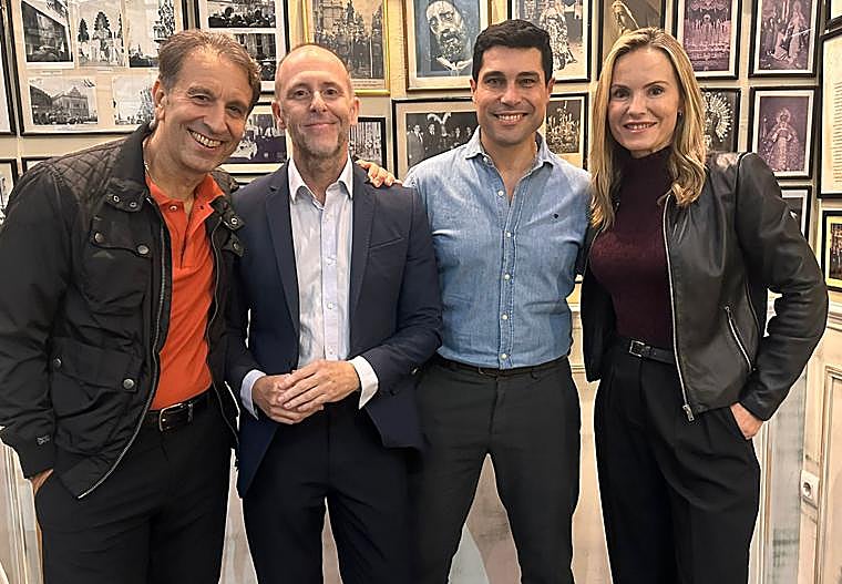 El pregonero y el cartelista junto a Inma Lago y Ángel Gámiz