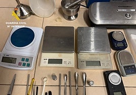 Un vecino de un pueblo de Sevilla traficaba con MDMA y ketamina a través de la 'dark web' y los ocultaba en filtros de café