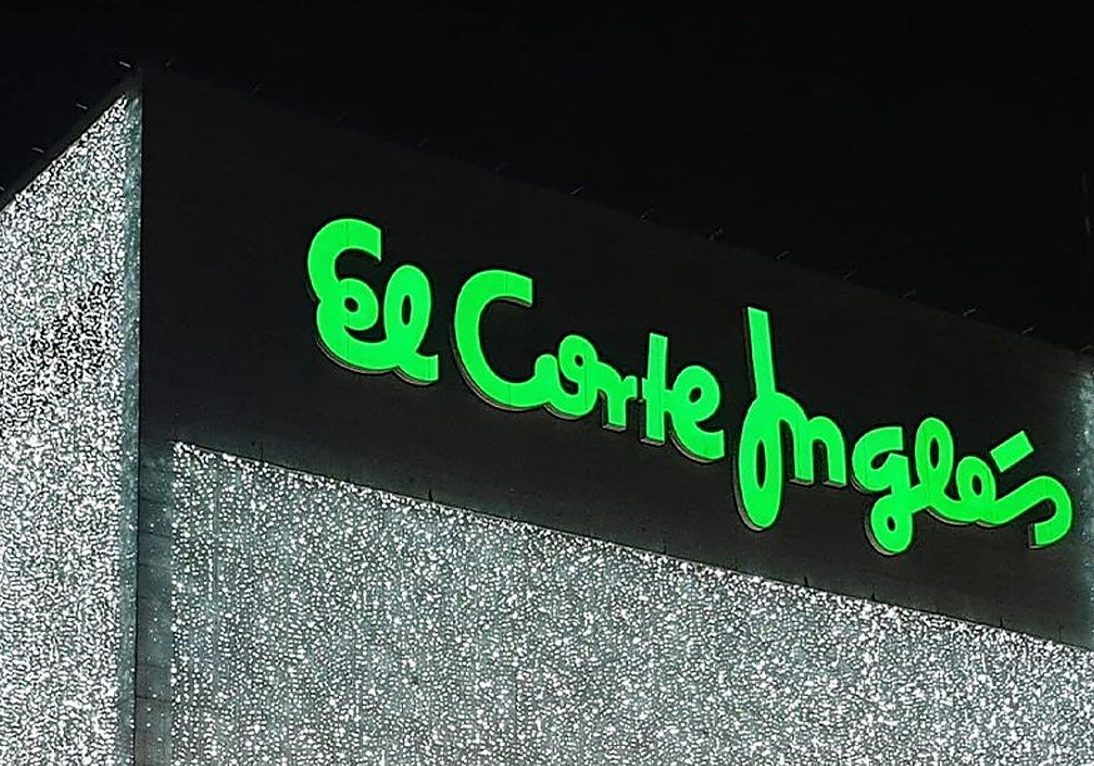 El Corte Inglés de Nervión iluminado por Navidad