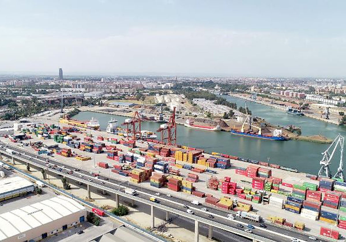 Imagen aérea del Puerto de Sevilla