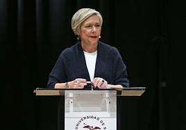 La Junta Electoral de la Universidad de Sevilla advierte a Carmen Vargas por usar chats institucionales para propaganda