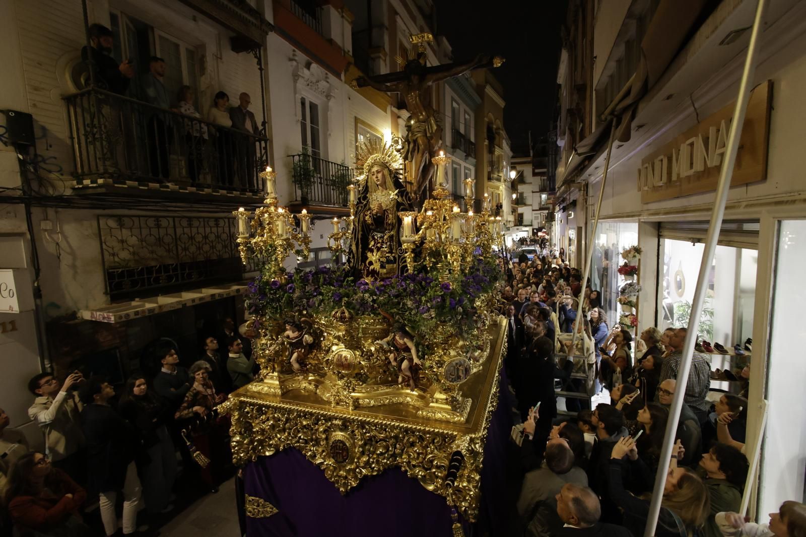 El traslado de la hermandad del Museo a la Catedral de Sevilla, en imágenes