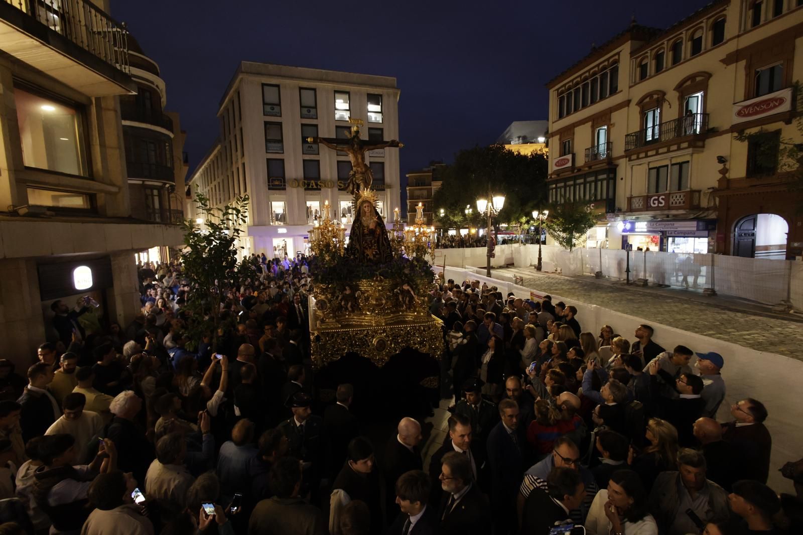 El traslado de la hermandad del Museo a la Catedral de Sevilla, en imágenes