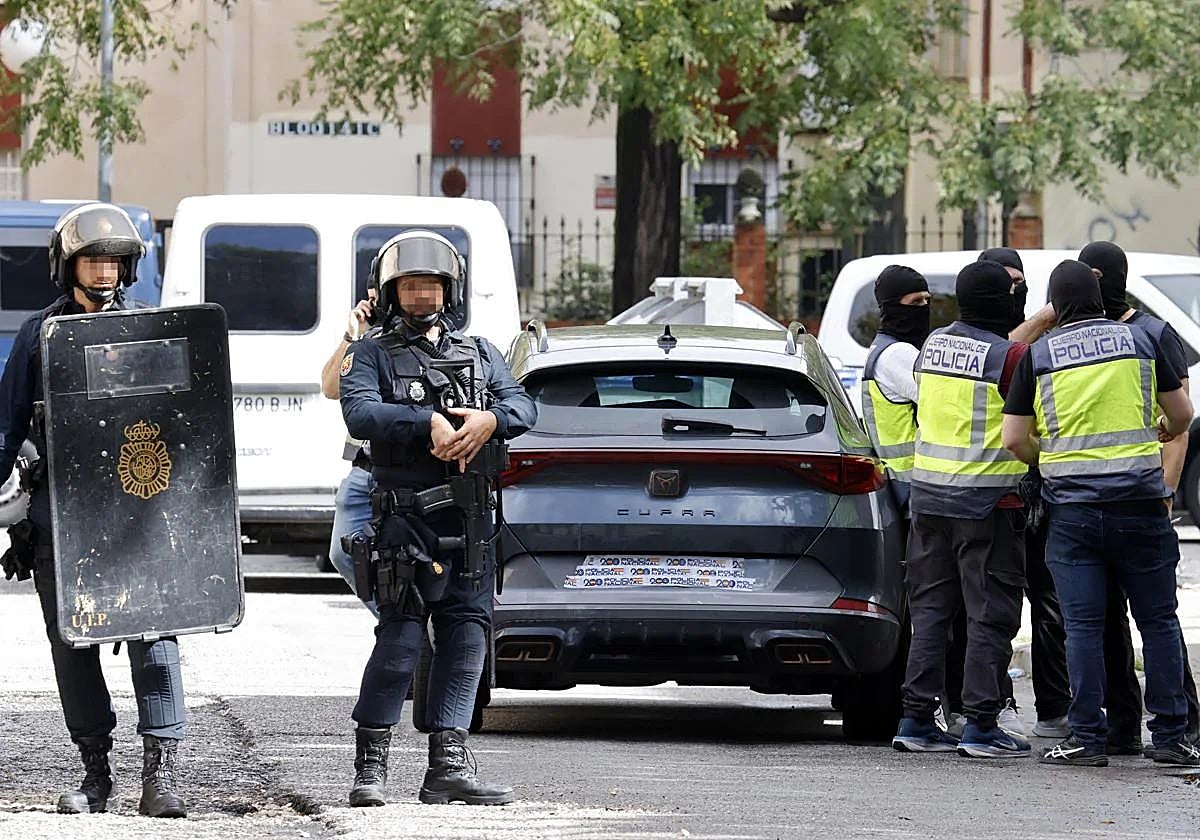 Agentes en la Operación Vulcano