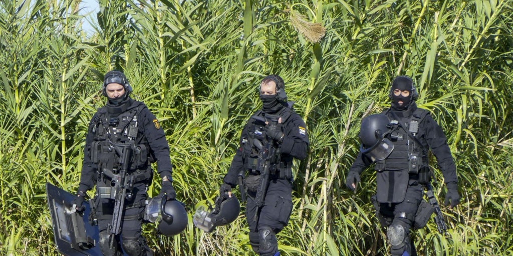 Herido un segundo policía del caso de Isla Mayor con dos costillas rotas tras encajar un disparo en su chaleco antibalas