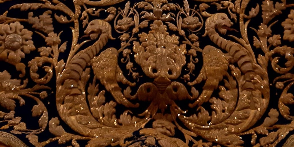 El manto de José Recio para la Esperanza de Triana que acabó en Ronda