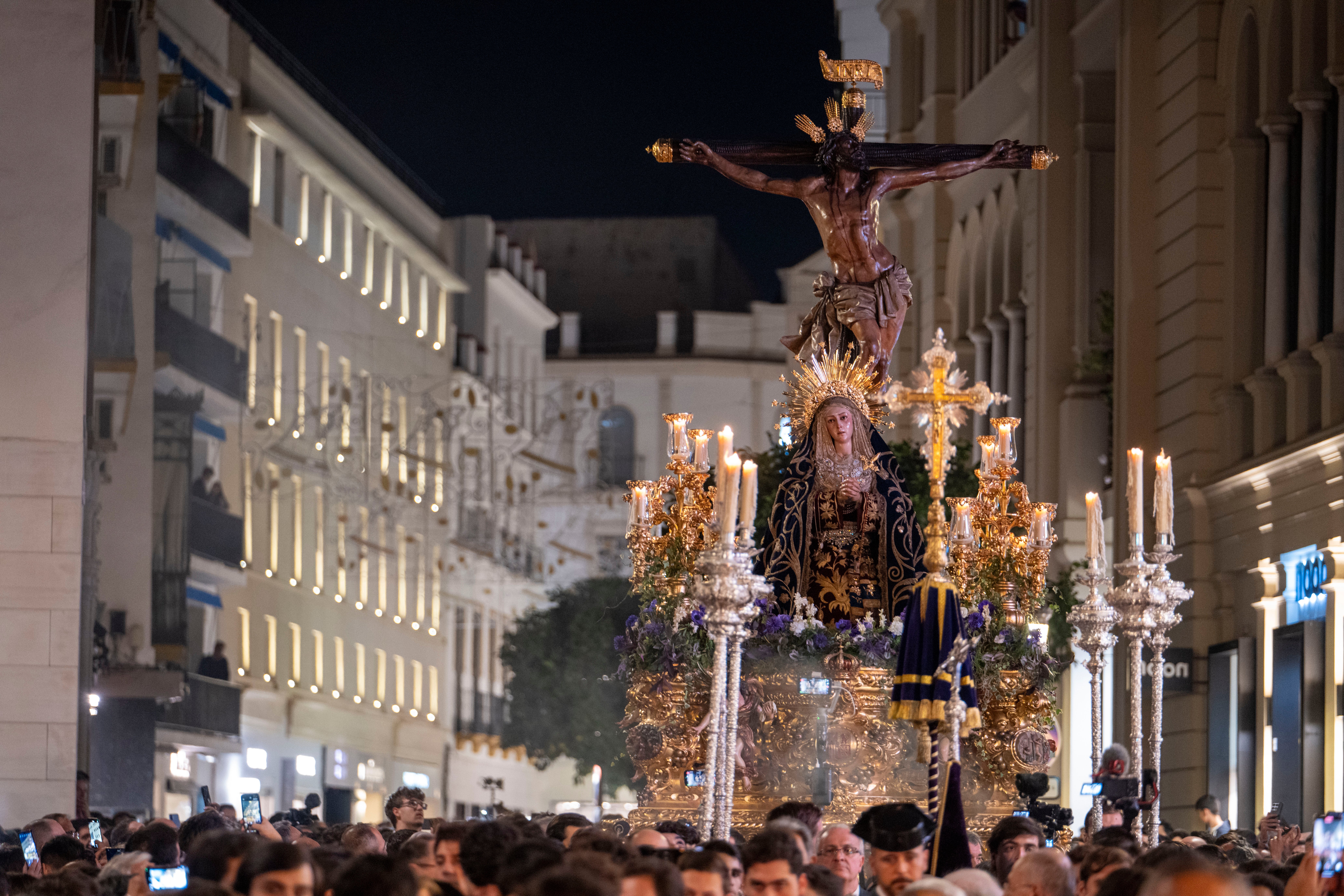El resumen audiovisual de la procesión extraordinaria de los 450 años del Museo