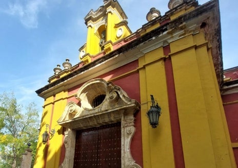 Secondary image 1 - Removal of roof finial, damp and blackened main facade, deteriorated and cracked lantern