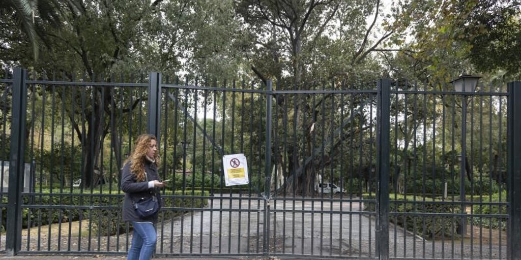 El Ayuntamiento de Sevilla cierra parques e instalaciones deportivas ante el aviso amarillo por lluvia este jueves