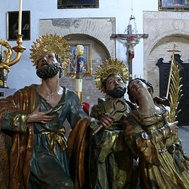 El primer grupo lo conforman San Pedro, Santo Domingo de Guzmán y Santa Catalina