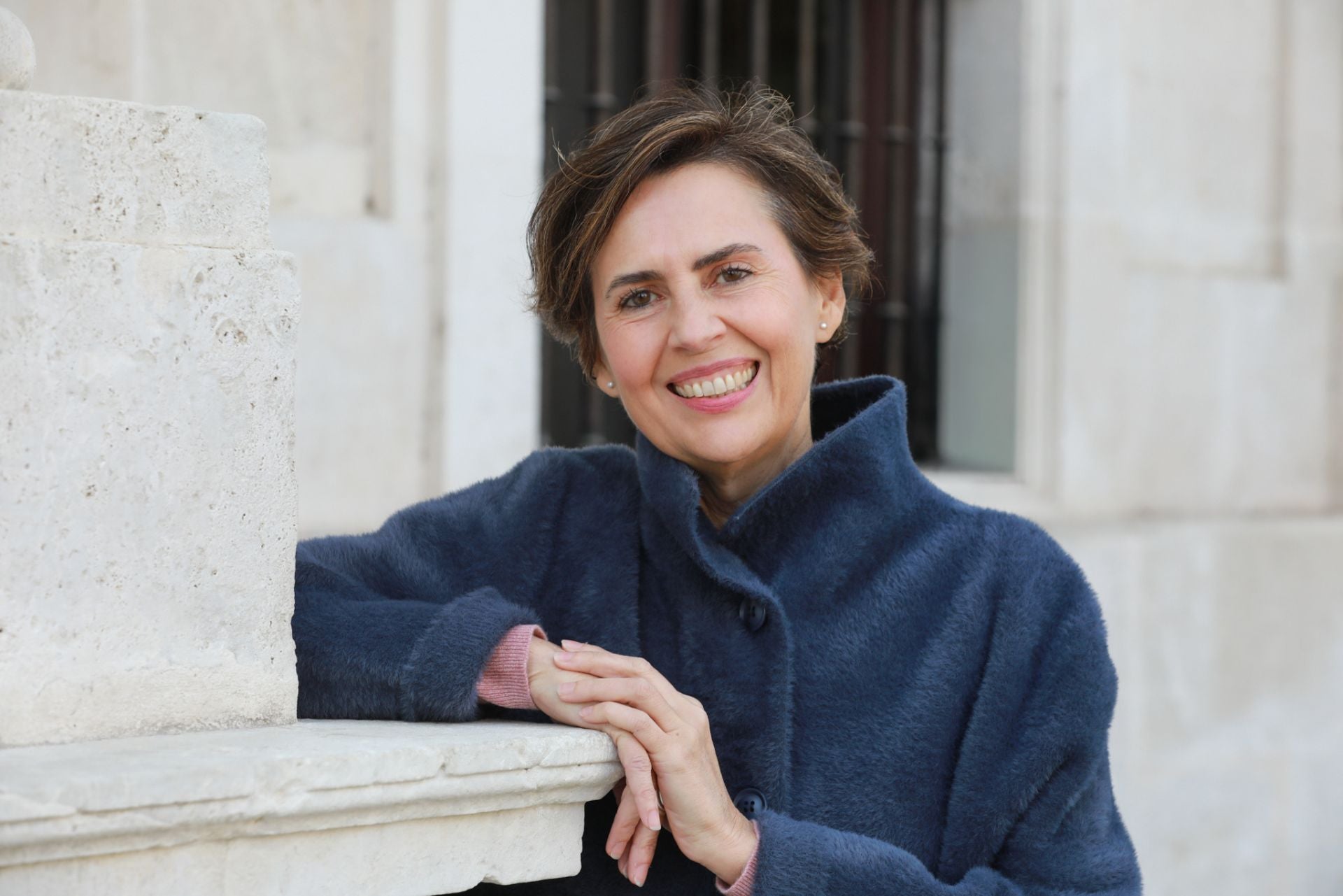 Ruth Pliego en uno de los patios de la sede central de la Universidad de Sevilla