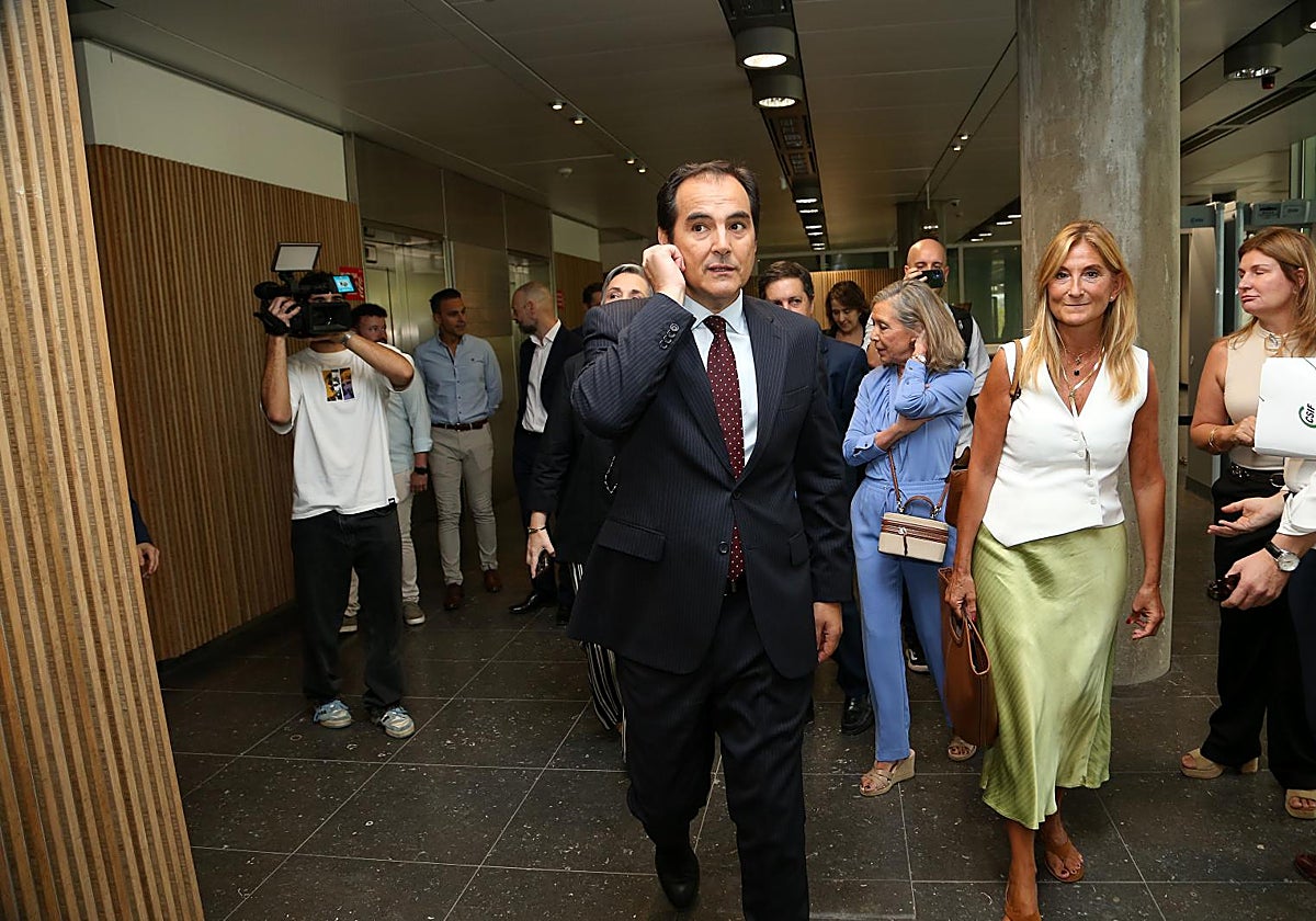 El consejero de Justicia, José Antonio Nieto, en una visita al edificio B de la nueva sede judicial de Palmas Altas el pasado septiembre