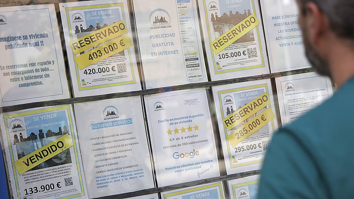 Una pareja joven tarda casi 10 años en ahorrar para la entrada de una vivienda en Sevilla