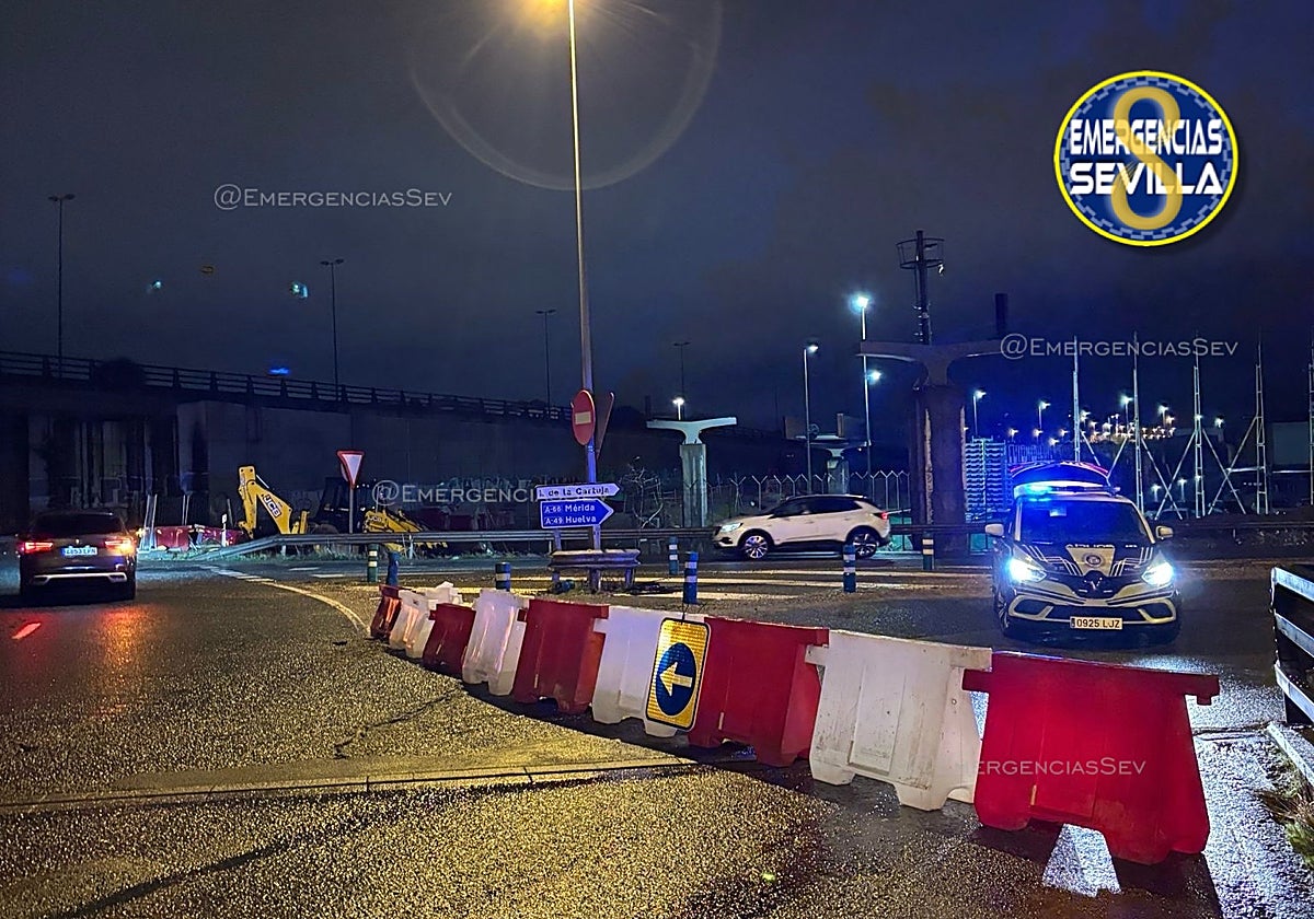 Varios tramos de la SE-20 se encuentran cortados al tráfico por las lluvias