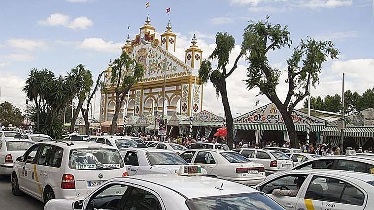 Los precios de los taxis de Sevilla volverán a subir en 2026 y habrá tarifas especiales para la Feria y los eventos en la Cartuja