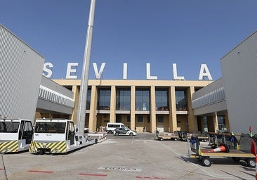 Cierran el aeropuerto de Sevilla durante una hora y media por el aterrizaje de emergencia de un vuelo con destino a Marrakech